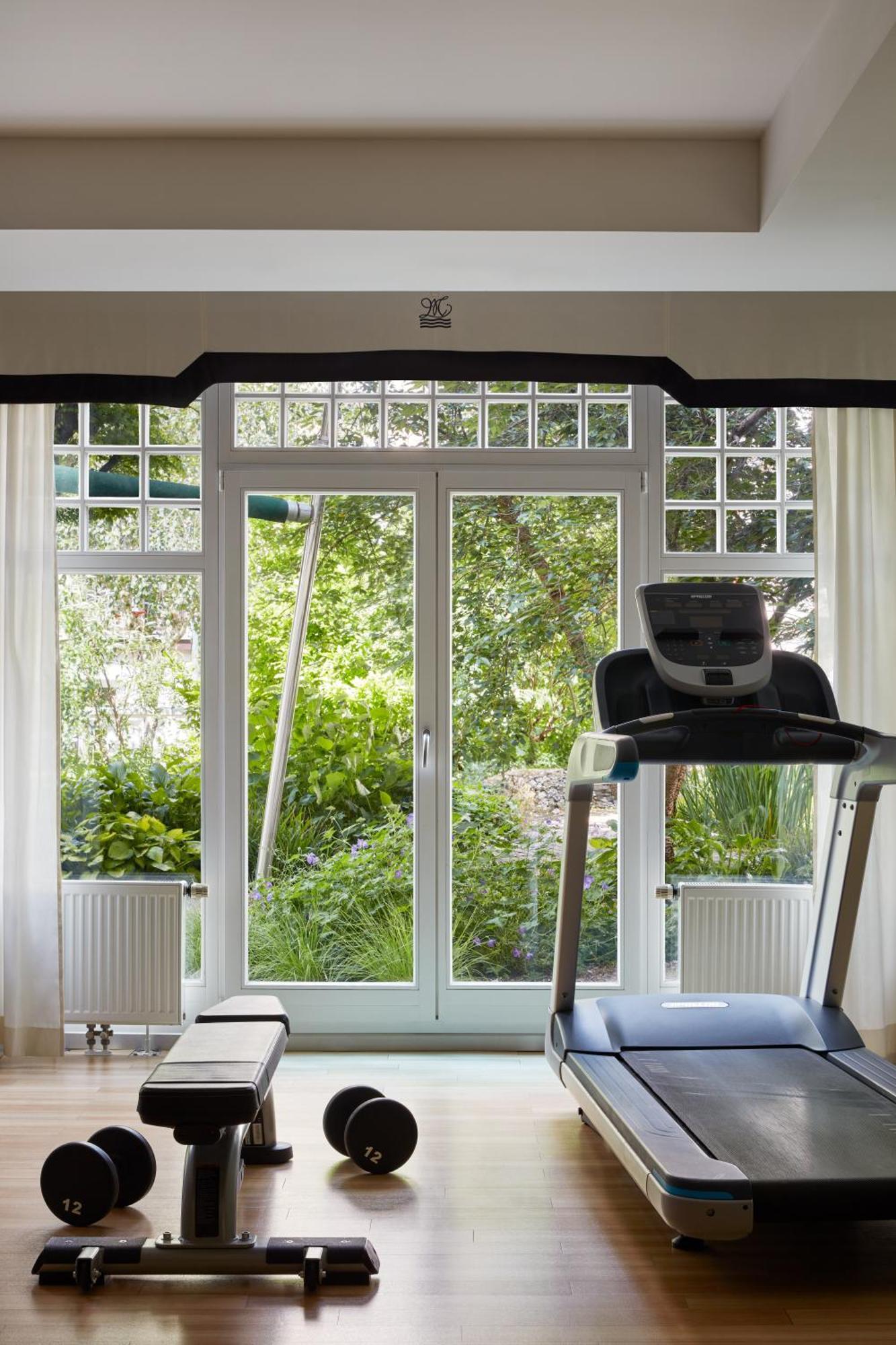 Falkensteiner Spa Resort Marianske Lazne Exterior photo A treadmill in a home