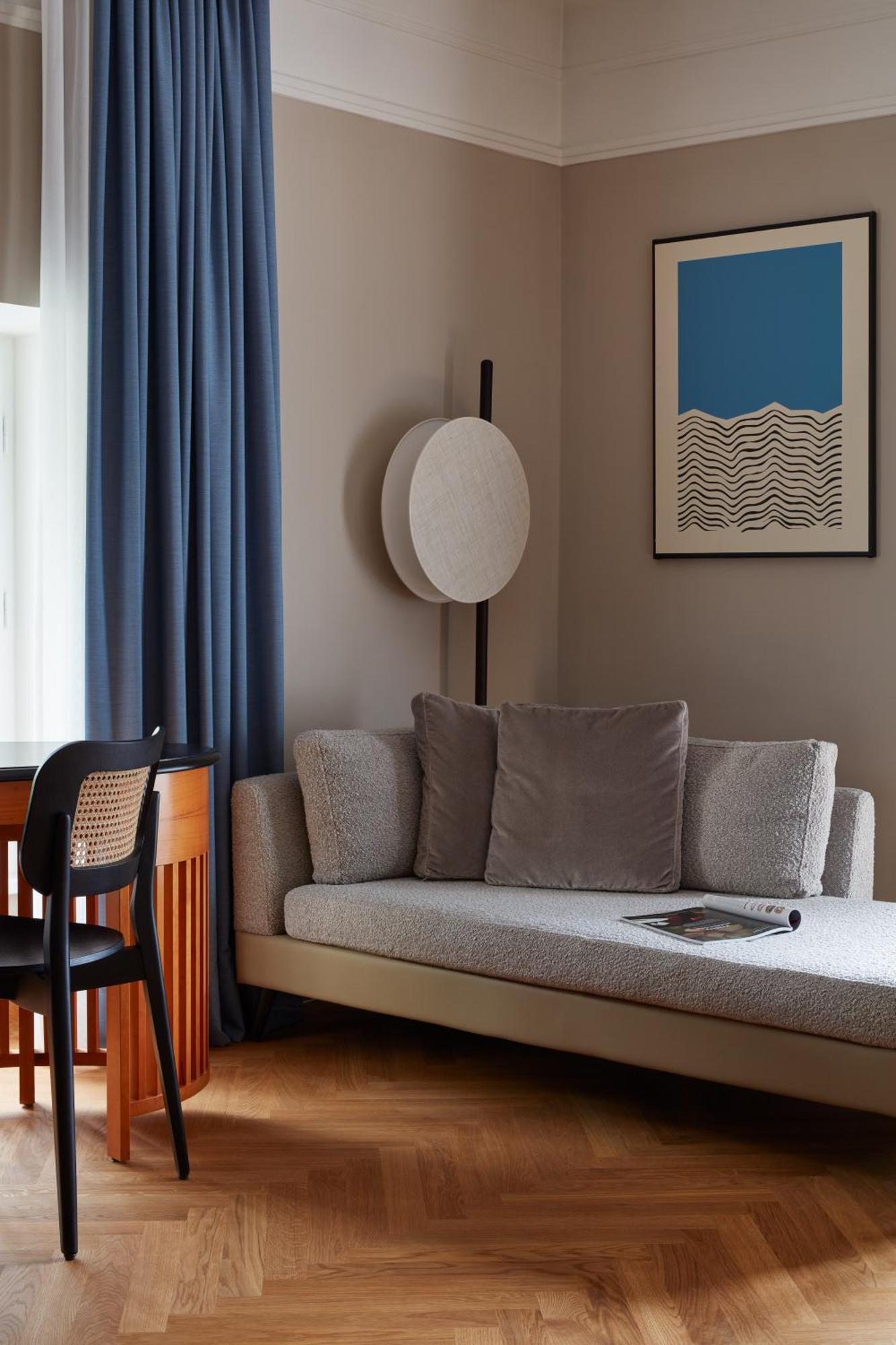 Falkensteiner Spa Resort Marianske Lazne Exterior photo A wall-mounted lamp