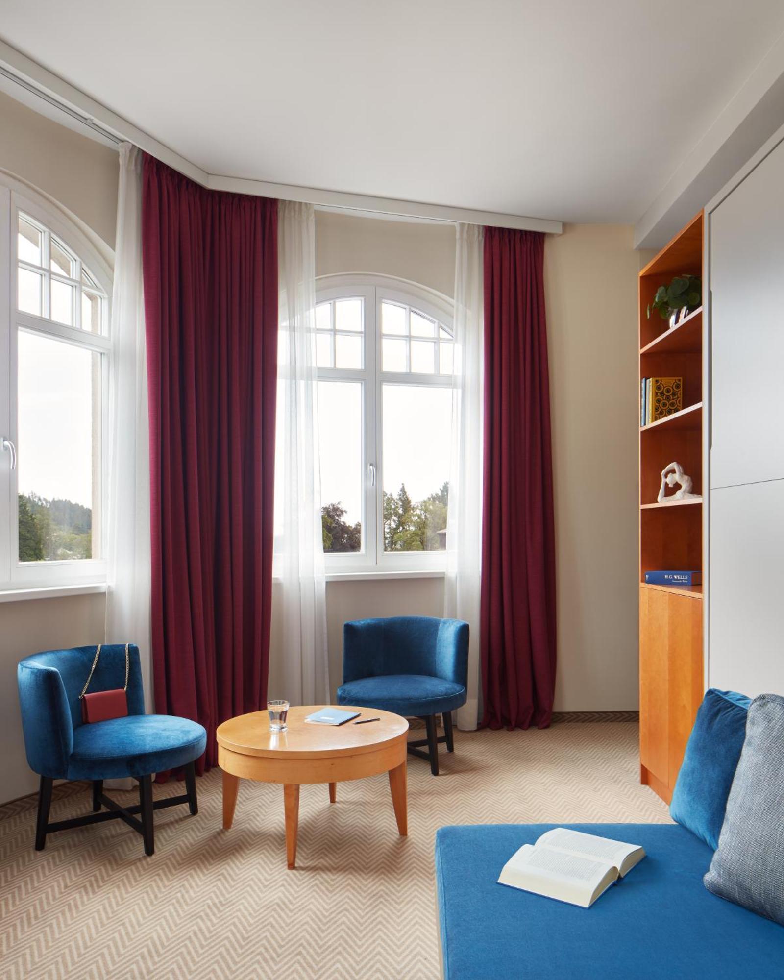 Falkensteiner Spa Resort Marianske Lazne Room photo Curtains in a living room