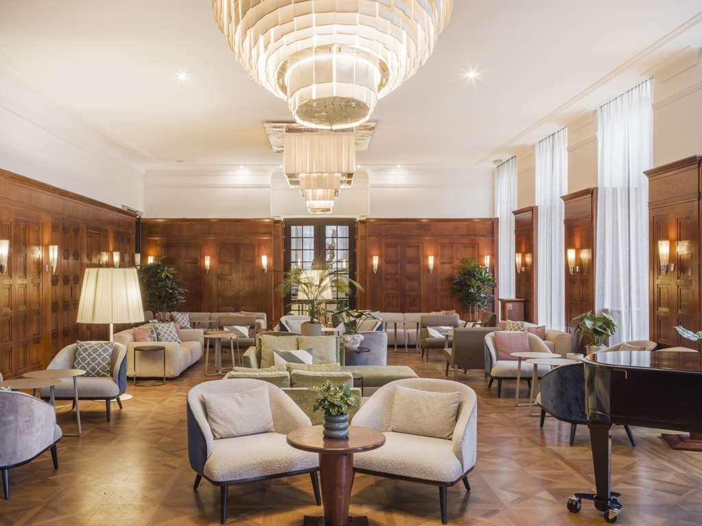 Falkensteiner Spa Resort Marianske Lazne Restaurant photo The interior of the hotel